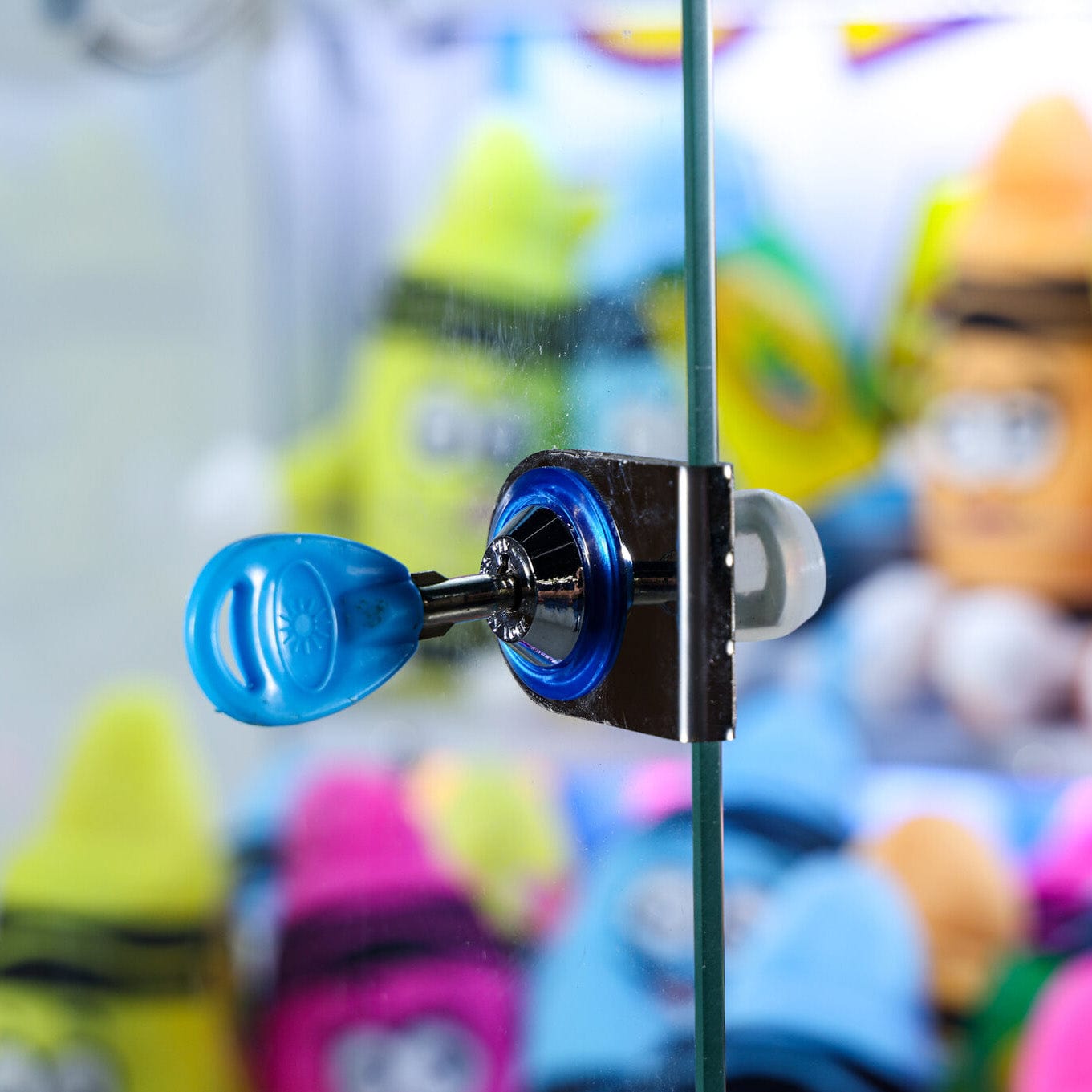 Claw Mania Jr 24" Crane Machine Key Close Up